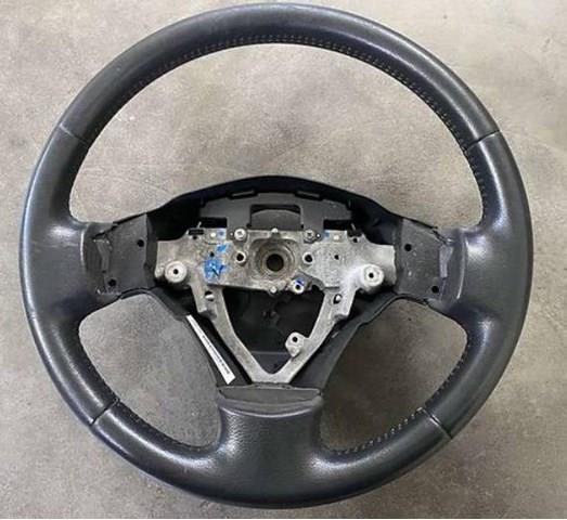 Рулевое колесо на Toyota Auris UKP 