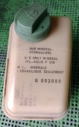Бачок ГУР 4A0422373A VAG