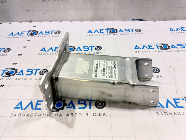 Кронштейн усилителя переднего бампера FPS FP1227948 цена, от 45.44 USD