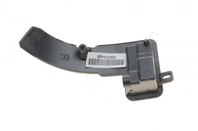 5030537 Autotechteile Поворотник правый