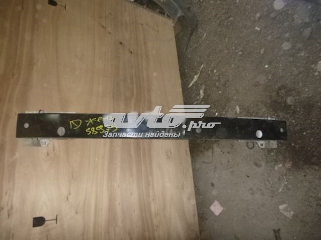 Усилитель заднего бампера LR043966 Land Rover