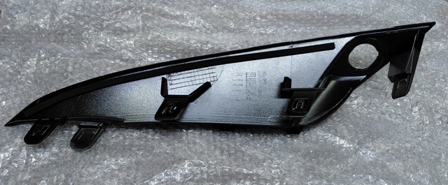 622575MP1B Nissan/Infiniti Решетка бампера переднего левая