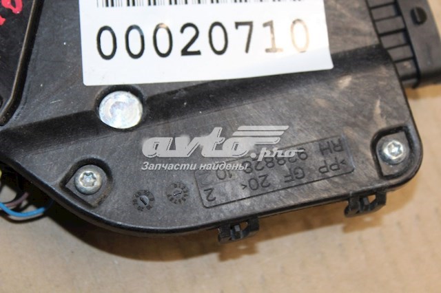 Замок передней правой двери LR064792 Land Rover