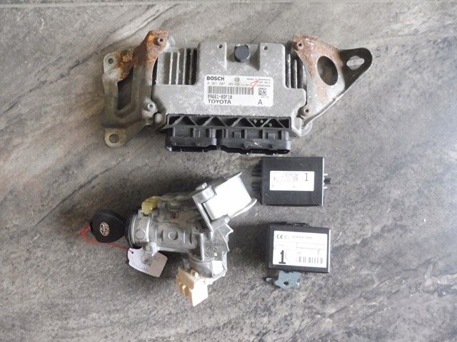 896610DF10 Toyota Мозги двигателя
