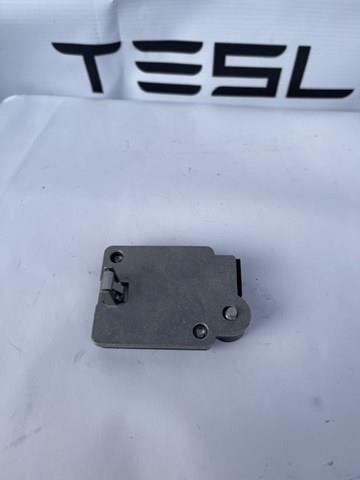  Tesla 160791700G цена, от 63.35 USD