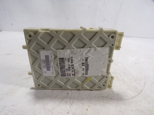 Коробка предохранителей Ford 2443670 цена, от 60.81 USD