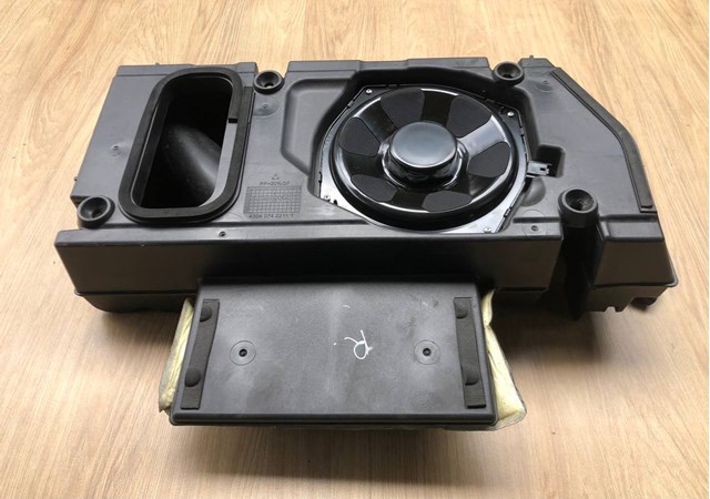 Купить LR033287 Land Rover Сабвуфер