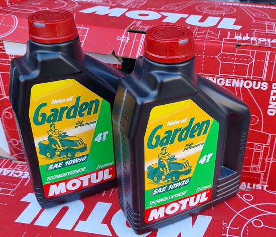 Масло автомобильное Motul 832802 цена, от 17.13 USD
