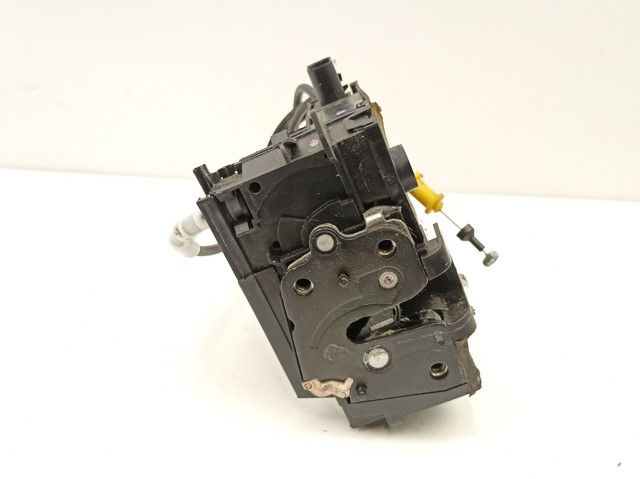 Замок двери задней правой на Peugeot 308 II LB, LP, LW, LH, L3