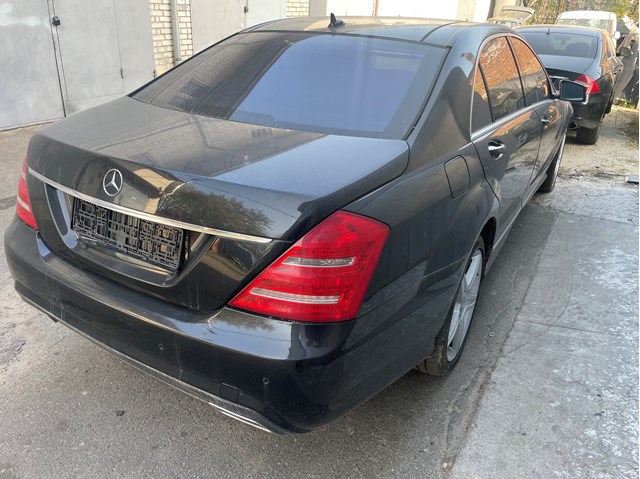 2218804740 Mercedes 