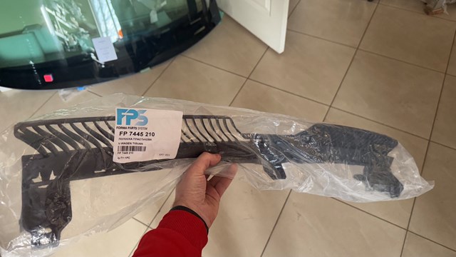 Направляющая переднего бампера FPS FP7445210 цена, от 25.41 USD