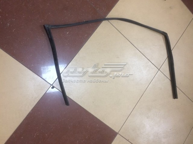 Guía de vidrio para el marco de la puerta delantera izquierda 825303Z000 HYUNDAI