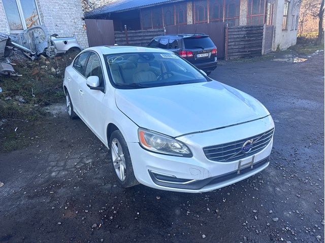 Бампер на авто Volvo 39808107 цена, от 1177.66 USD
