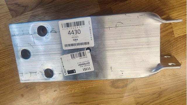 Купить 2476204301 Mercedes Кронштейн усилителя переднего бампера