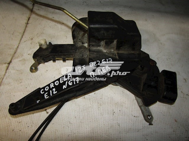 6904012510 Toyota fecho da porta dianteira esquerda