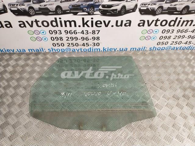  Стекло двери задней правой Volvo V40 