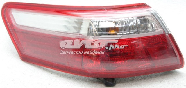 8156006240 Toyota lanterna traseira esquerda externa