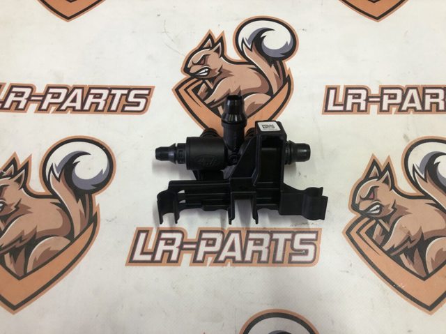 LR114653 Land Rover 