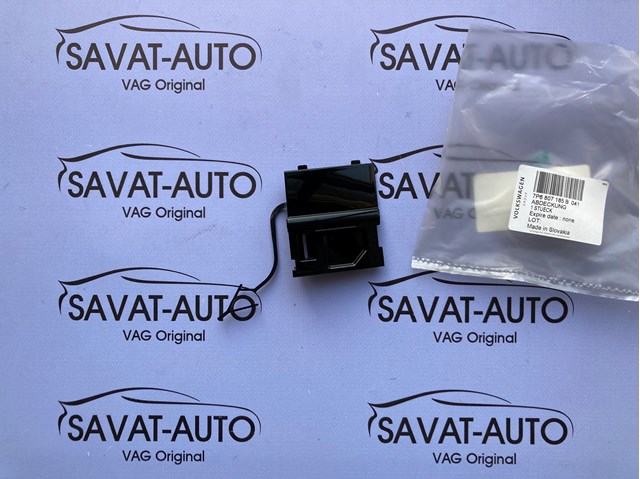 Заглушка бампера буксировочного крюка передняя левая VAG 7P6807185B041 цена, от 16.50 USD