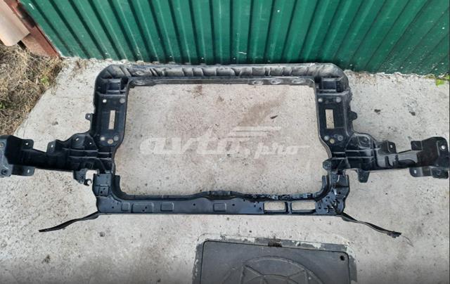 Рамка радиатора 641014Z100 Hyundai/Kia