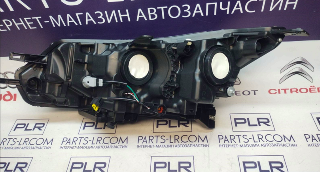 260106MR0A Nissan/Infiniti Фара передняя правая