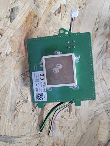 107973400C Tesla Антенна GSP
