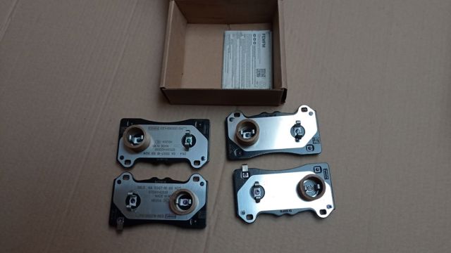 LJ9Z2001C Ford Колодки передние