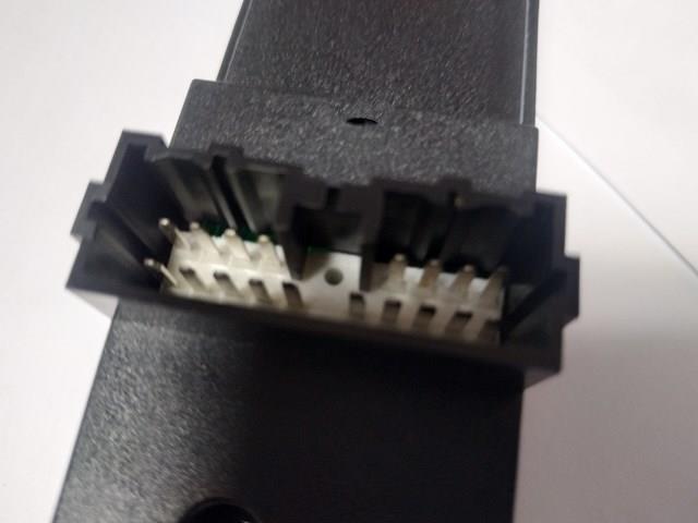 Кнопки переднего левого стеклоподъемника Mitsubishi MR915962