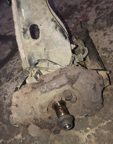 MR102051 Mitsubishi Рычаг (тяга) задней подвески продольный нижний левый