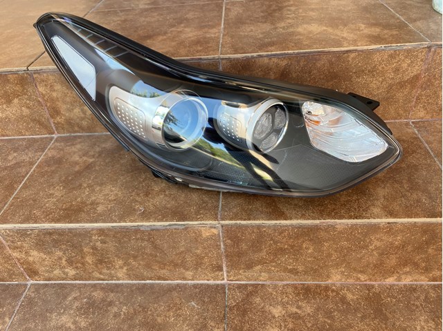 Правая блок фара Hyundai/Kia 92102F1100 цена, от 360.27 USD