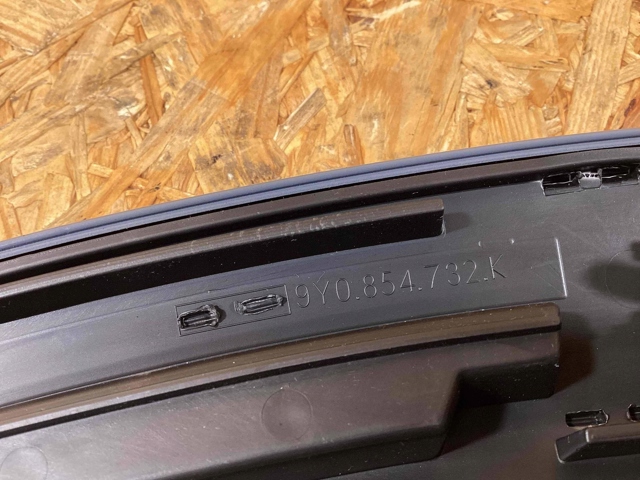 9Y0854732KG2X Porsche 
