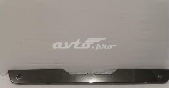 LR099209 Land Rover Центральная решетка переднего бампера