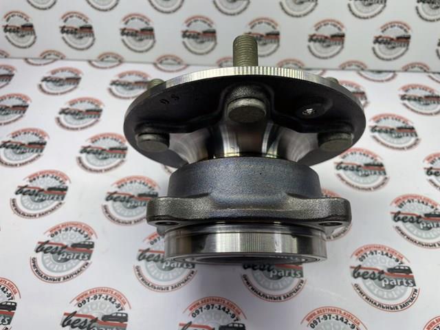 Передняя ступица LR142099 Land Rover