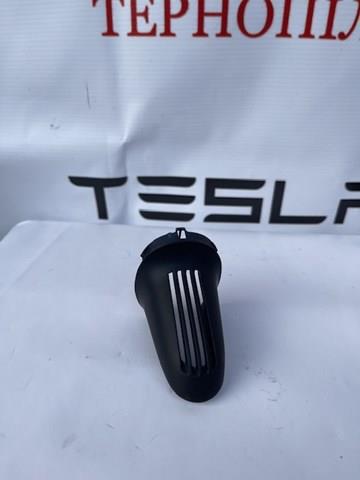  149444300B Tesla