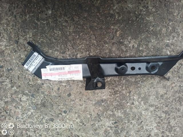 625124CB0B Nissan/Infiniti Кронштейн радиатора верхний правый