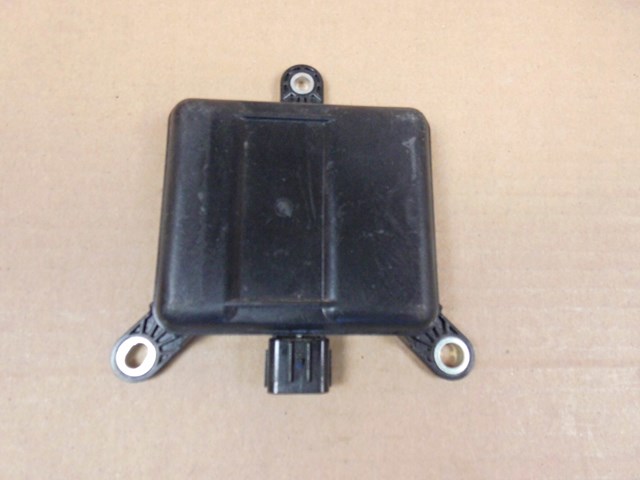 Датчик контроля мертвой зоны задний KB8C67Y30C Mazda