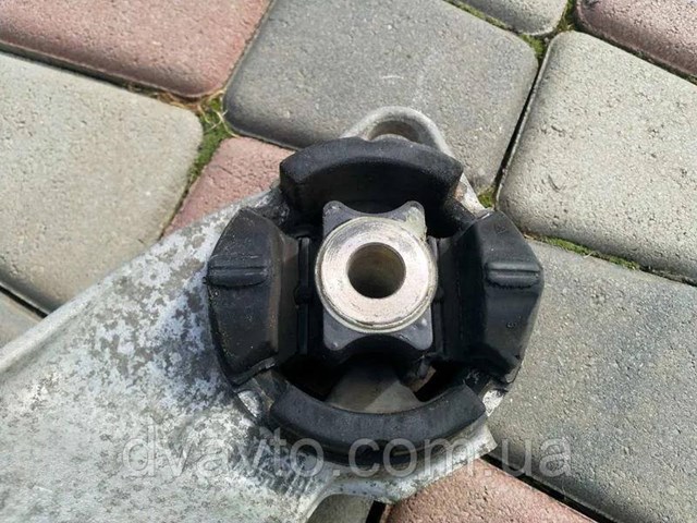 Подрамник задней подвески на Citroen C5 I DC