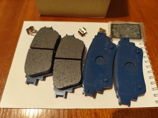 Купить D40606RA0C Nissan/Infiniti Колодки тормозные задние, дисковые