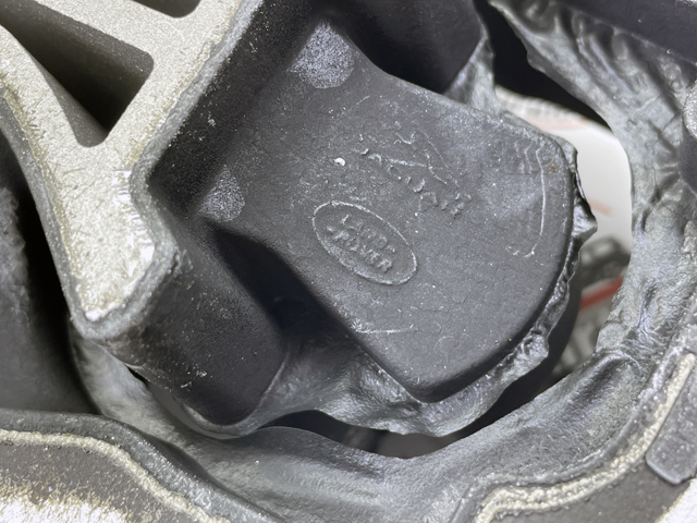 Подушка двигателя правая верхняя Land Rover LR114069