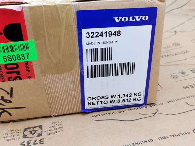 Подушка безопасности (AIRBAG) спинки сиденья левого 32241948 Volvo