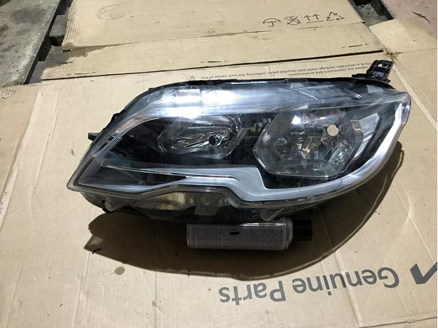 Фары Peugeot/Citroen 9817298380