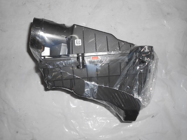 Корпус воздушного фильтра Volvo 32283671