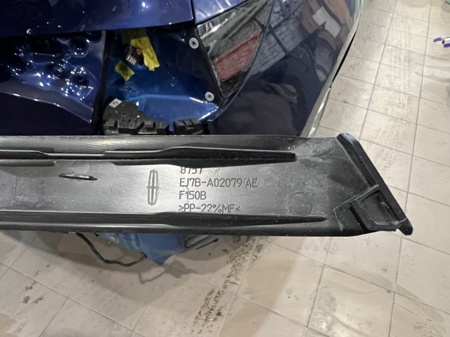  EJ7Z5802039A Ford