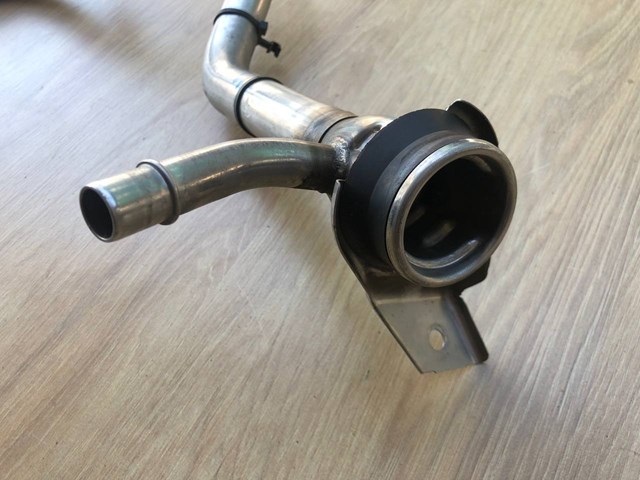 Купить LR051672 Land Rover Горловина топливного бака