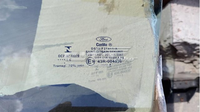 Стекло двери передней левой DS73F21411A Ford
