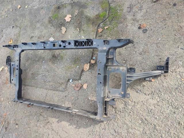 Кронштейн для радиатора Hyundai/Kia 64101G3000