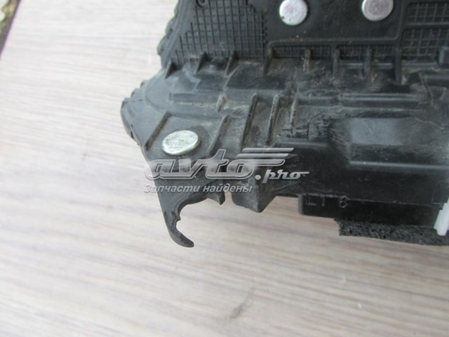 Замок задней левой двери Hyundai/Kia 814101M020