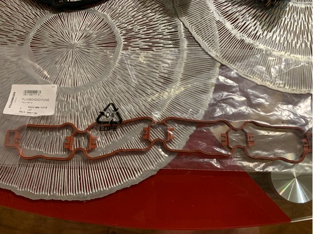 Vedante de tubo coletor de admissão VAG 06K129717A preço, a partir de 26,04 USD