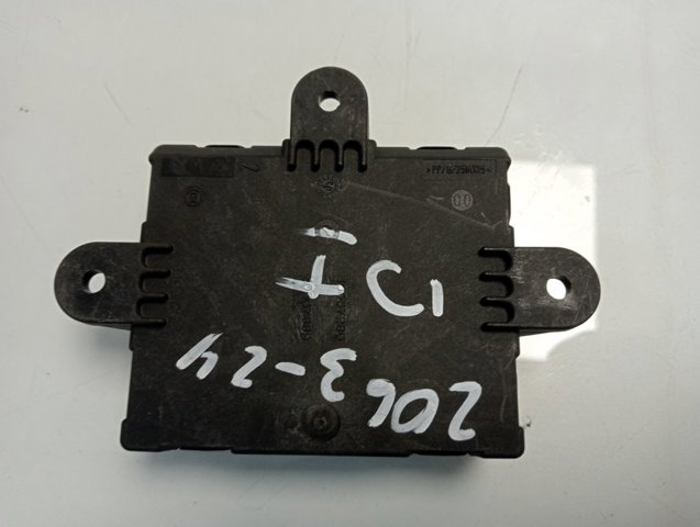Блок комфорта передней двери Land Rover BJ3214D618AC цена, от 31.67 USD