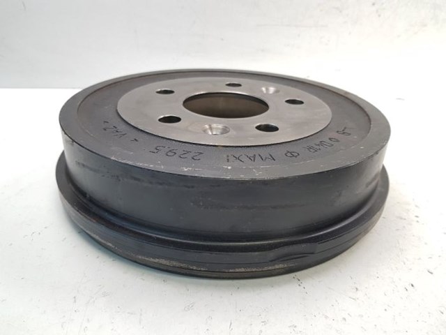 Барабан тормозной задний Renault (RVI) 432061754R цена, от 131.15 USD